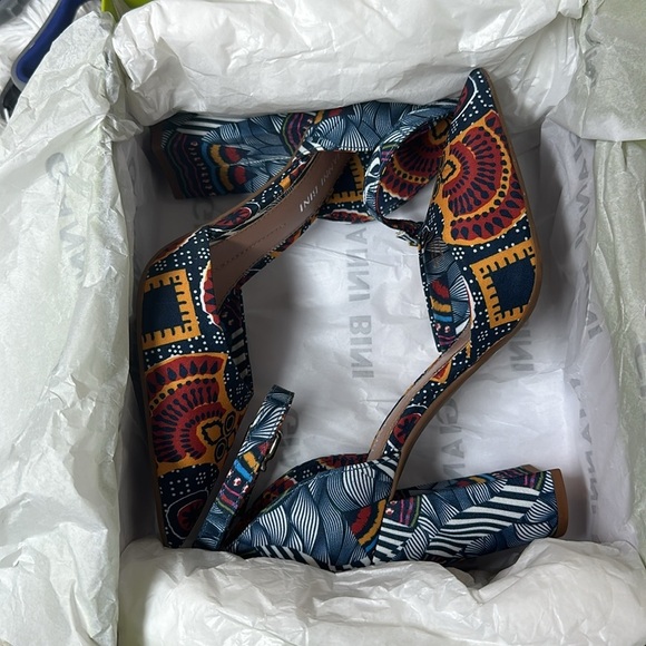 Gianni Bini 6.5 Bronlynn Ankle Strap Chunky Heel Jewel Tones Folk Art Design New - Picture 10 of 10